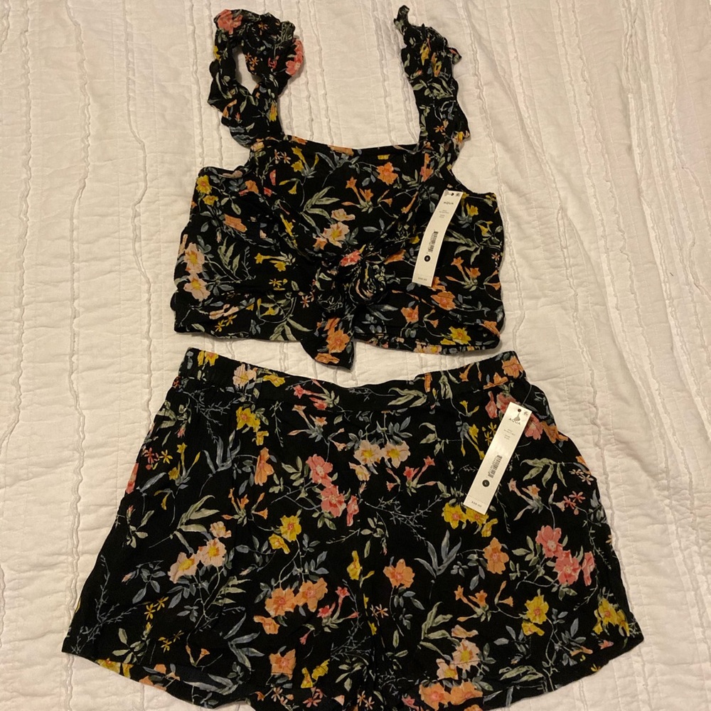 AQUA Tie-Front Crinkle Floral Top and Shorts set